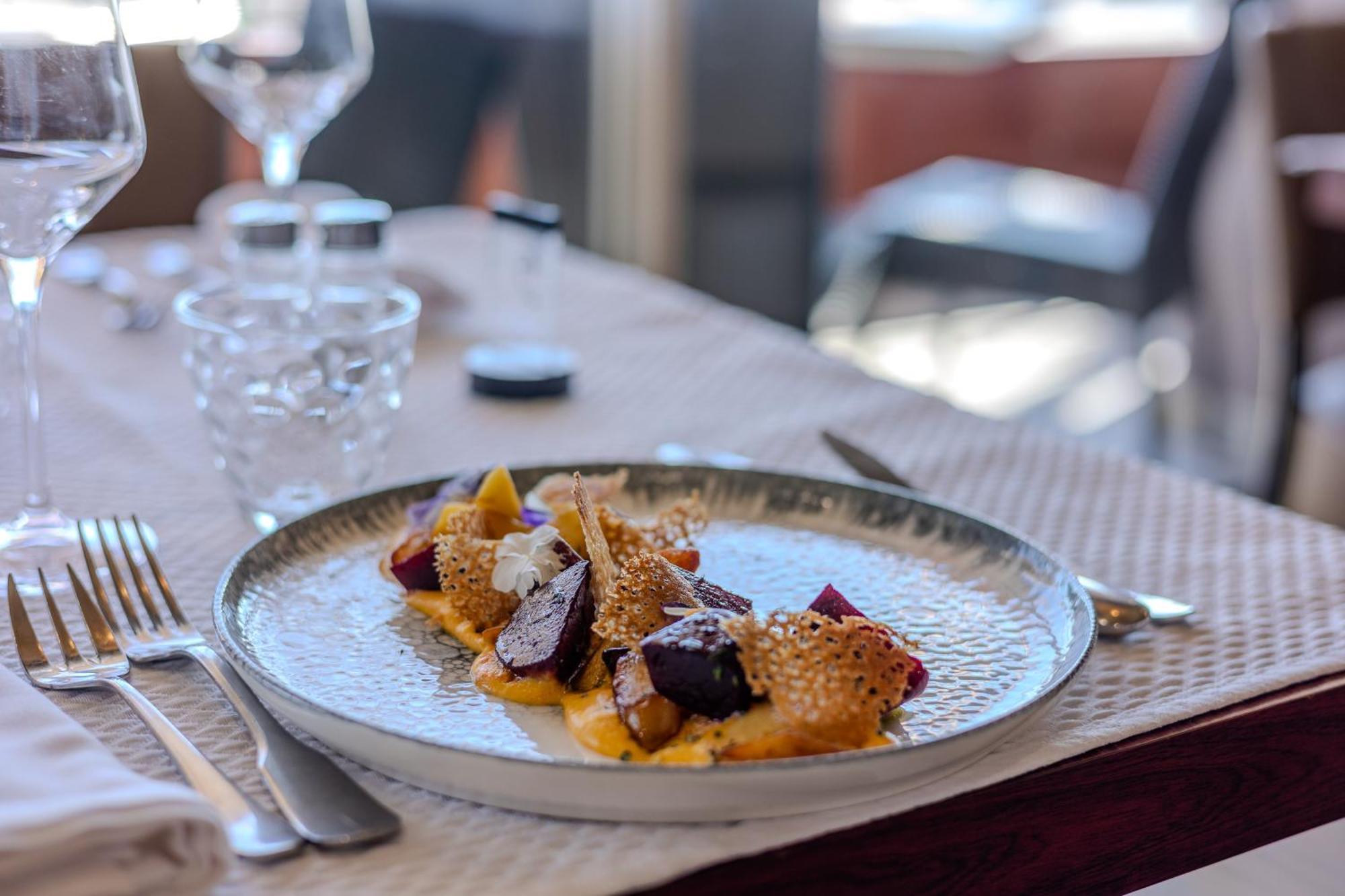 Logis Hotel & Restaurant Mediterranee بورت-لا-نوفيل المظهر الخارجي الصورة